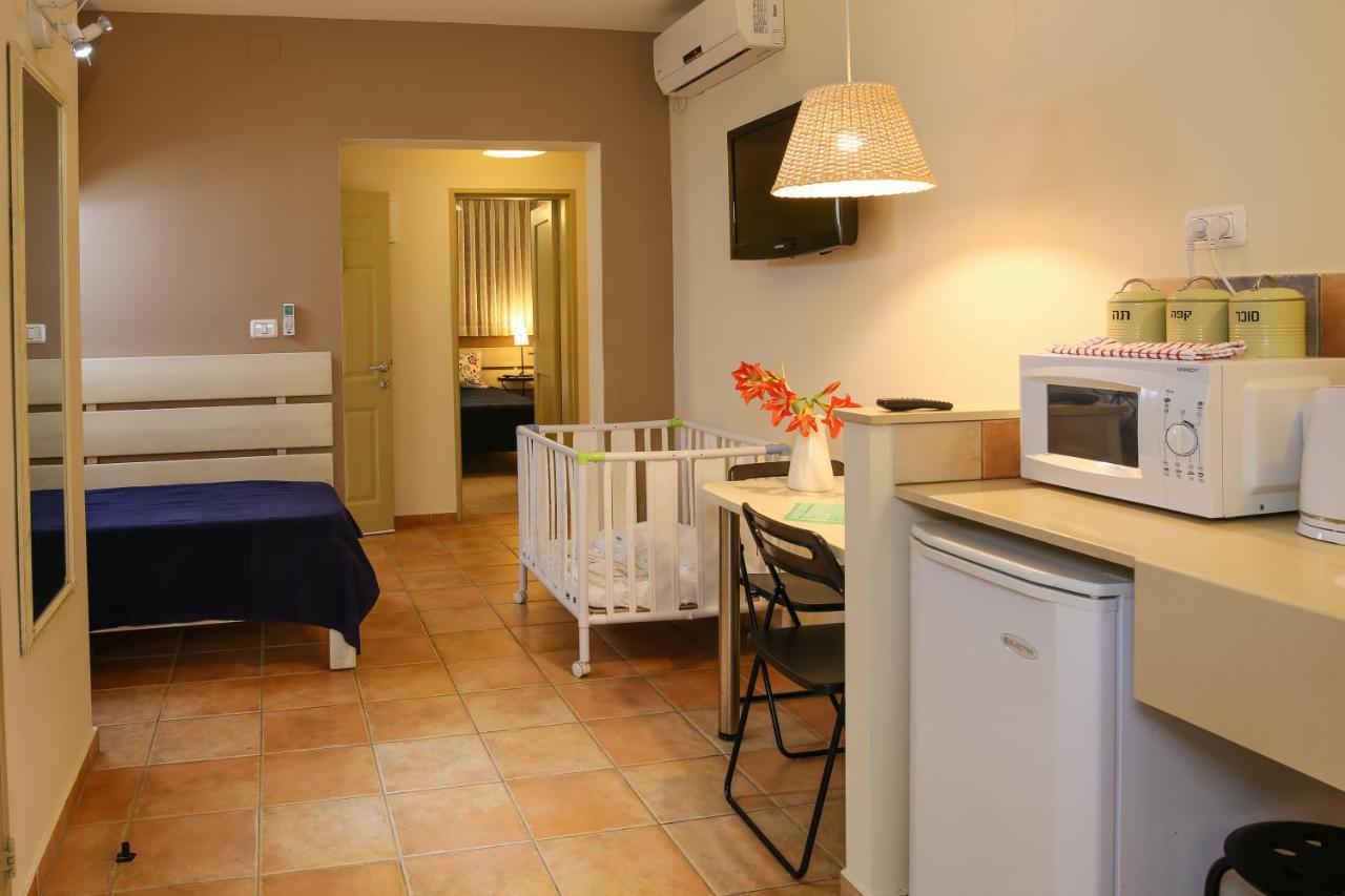 Shaar Hagolan Kibbutz Country Lodging Bagian luar foto