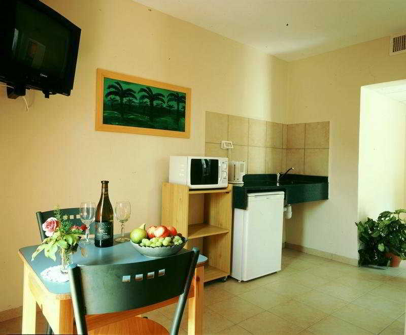 Shaar Hagolan Kibbutz Country Lodging Bagian luar foto