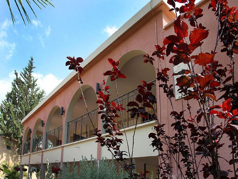 Shaar Hagolan Kibbutz Country Lodging Bagian luar foto
